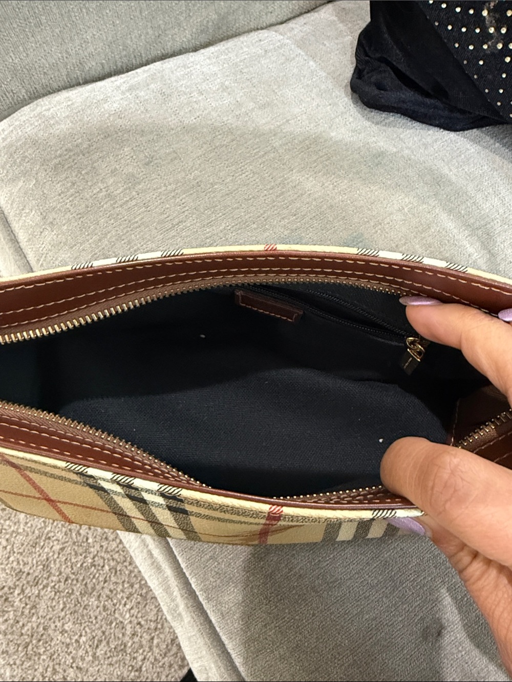 Authentic Burberry Classic Plaid nova check Shoulder Bag in Beige and Brown - Picture 5 of 9